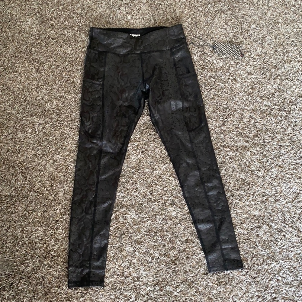 Workout leggings, snake print.